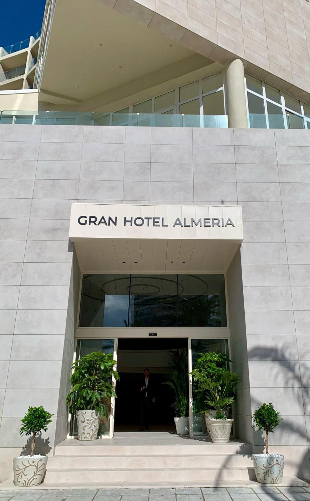 Ohtels Gran Hotel Almeria Exterior photo