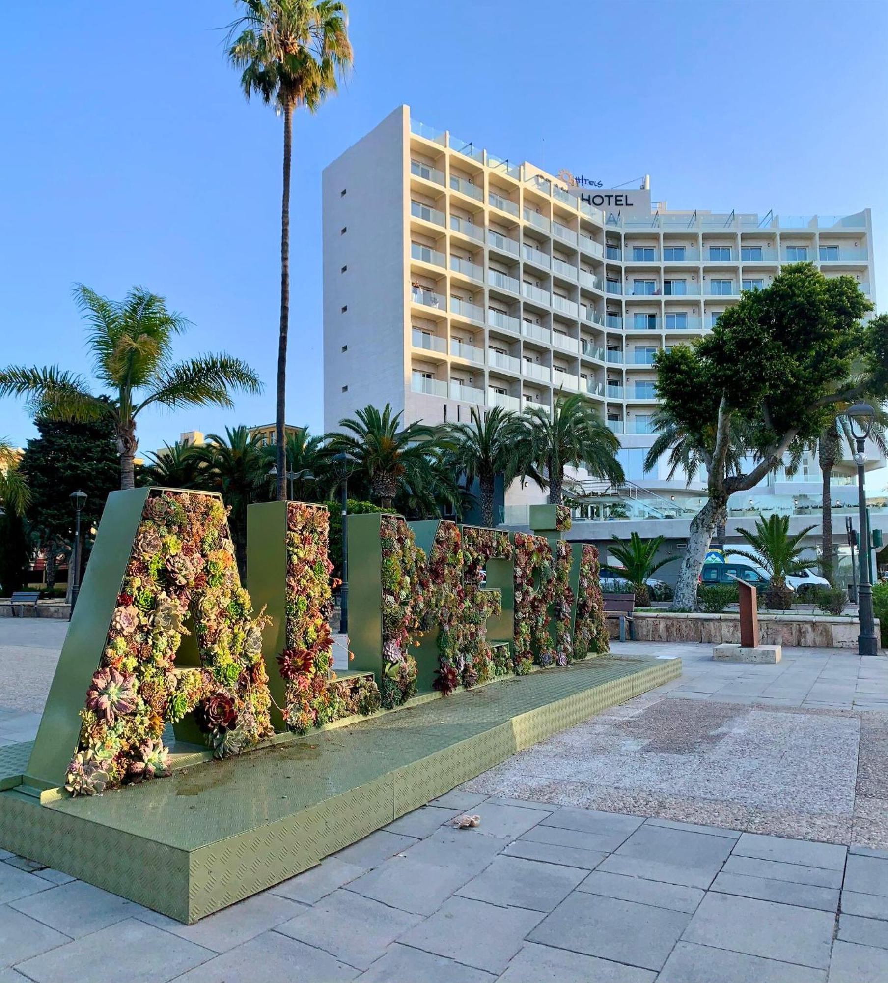 Ohtels Gran Hotel Almeria Exterior photo